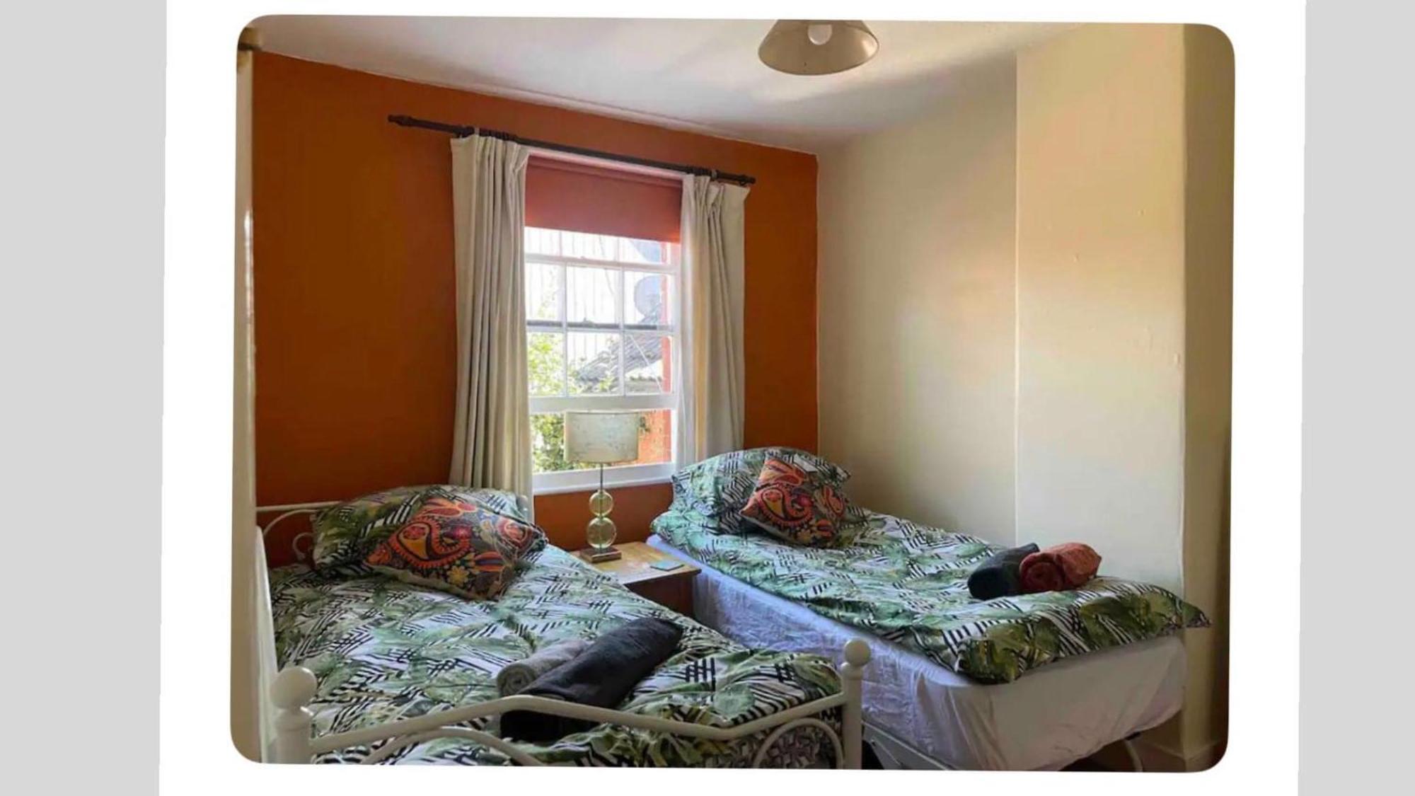 Homestay In The Heart Of Avalon 글라스턴버리 외부 사진