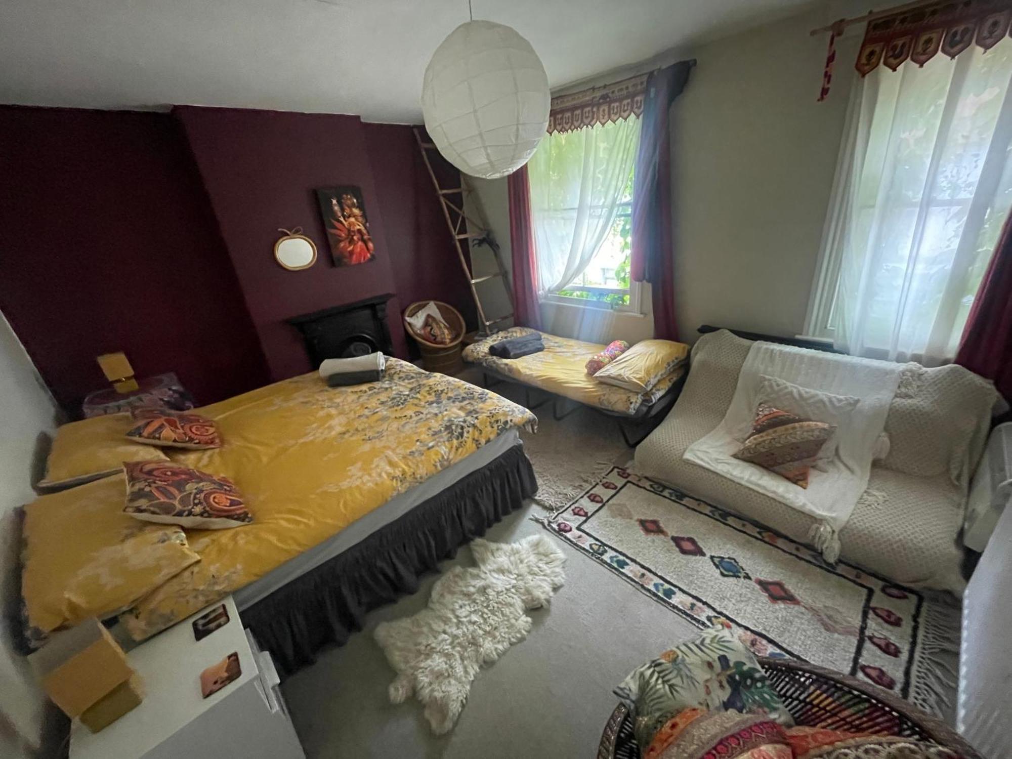 Homestay In The Heart Of Avalon 글라스턴버리 외부 사진