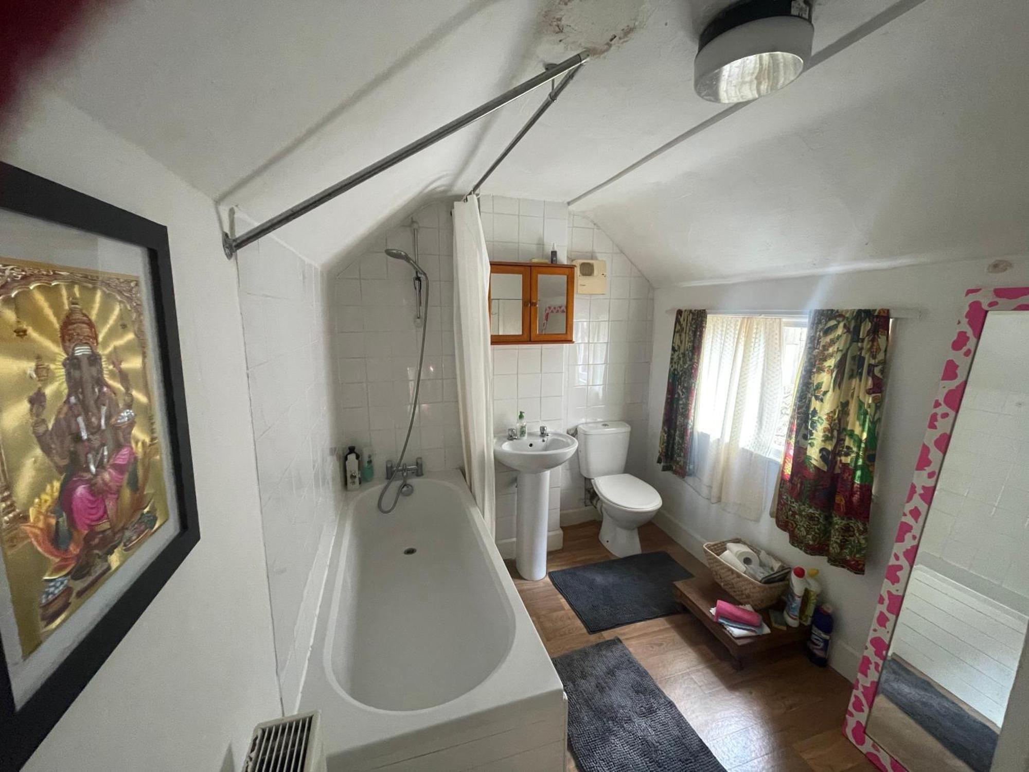 Homestay In The Heart Of Avalon 글라스턴버리 외부 사진